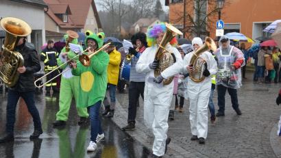 Archivbild: dob
Die Veranstalter hoffen in diesem Jahr auf besseres Wetter. Erstmals findet der Faschingsumzug am Samstag statt.