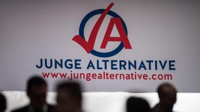 Bild: dpa
Die Nachwuchsorganisation der AfD, die Junge Alternative, ist nun als rechtsextrem eingestuft.