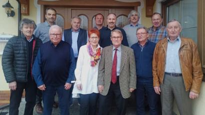Bild: Markus Bäuml/exb
Viele Gratulanten überbringen Ottmar Brunner die besten Wünsche zum 70. Geburtstag.