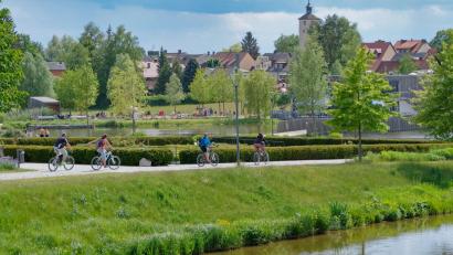 Archivbild: Norbert Grüner
Der Fischhofpark ist seit der Gartenschau 2013 ein sehr beliebtes Freizeitareal für Einwohner und Gäste in Tirschenreuth.