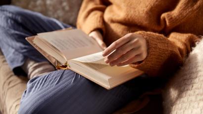 Symbolbild: Lev Dolgachov – stock.adobe,com
Lesen Sie mal wieder ein Buch, es lohnt sich.