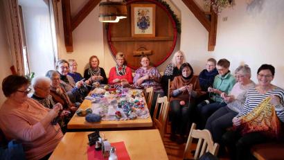 Archivbild: gz
Beim Handarbeitstreff wurde bereits in der Vergangenheit fleißig für die Baby-Söckchen gehäkelt und gestrickt.