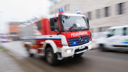Symbolbild: Julian Stratenschulte /dpa
Bei 595 Solutions in Flossenbürg gab es am Freitag einen Feuerwehreinsatz.