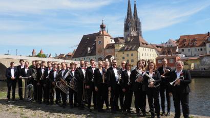 Bild: Brass Band Regensburg/exb
Die 2008 gegründete, dreißigköpfige Band zählt zu den Vorreitern der Brass Bands in Deutschland.