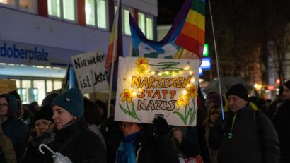 Archivbild: knz
Am Sonntag, 11. Februar, findet in Erbendorf eine Kundgebung für Toleranz und Menschlichkeit statt. Ähnlich wie bei dem Protestmarsch in Weiden (Bild) wollen die Veranstalter ein Zeichen gegen Rechts setzen.