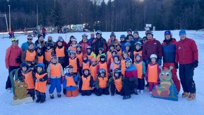 Bild: Skiclub Tirschenreuth/exb
35 Mädchen und Jungen absolvierten am Fahrenberg den Kinderskikurs des Ski--Clubs Tirschenreuth.