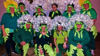 Bild: R. Kreuzer
Pusteblumen beeindrucken beim Weiberfasching in Hammerles.