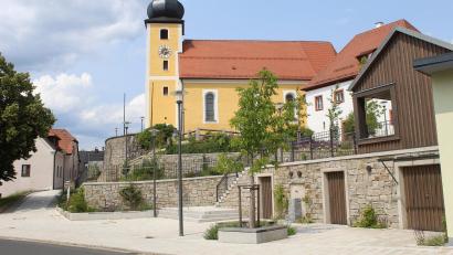 Archivbild: soj
Nach der Sanierung des Marktplatzes in Ebnath soll es zu weiteren Sanierungen im Dorfkern kommen.