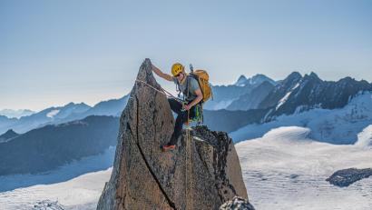 Bild: Benedikt Lueger
Hoch über dem Sulztalferner muss die Freiheit wohl grenzenlos sein. Die Sektion Amberg des Deutschen Alpenvereins bietet in ihrem Vortrag "Bergvisionen" imposante Einblicke in den Alpinismus.