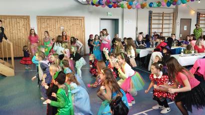 Bild: fla
Mit dem Ententanz und vielen aktuellen Songs treffen die DJs Konsti und Schwabi den Geschmack der kleinen und größeren Gästen beim Kinderfasching.