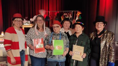 Bild: Petra Schilling/exb
Zur Siegerehrung versammelt sind (von links) Stadträtin Bettina Moser, Karin Niebler, Gisela Völlger, Monika Kick, Heidi Jäger und Renate Dümmler.