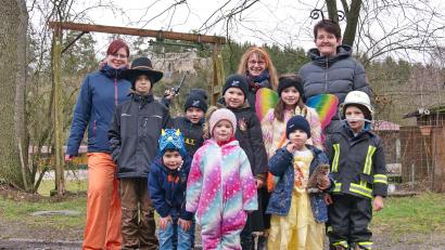 Bild: Renate Bauer-Zölch
Die Kinder des Dorfes zogen am Rosenmontag durch die Straßen von Liebenstein.