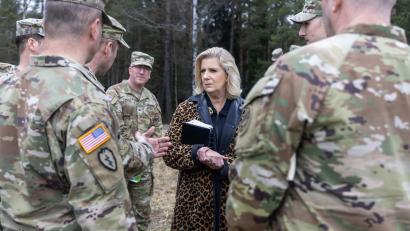 Bild: 2nd Lt. Jarvis Mace
Christine Wormuth am Donnerstag im Grafenwöhr. Als U.S. Secretary of the Army ist Wormuth die höchste Pentagon-Beamtin, wenn es um die Belange des US-Heeres geht.