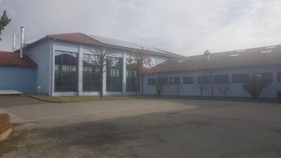 Bild: gi
Das Hallenbad Moosbach nutzen nicht nur Moosbacher, sondern auch Bewohner des östlichen Landkreises. Deshalb beantragt die Marktgemeinde eine Erhöhung des Landkreiszuschusses.