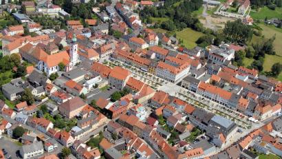 Luftbild: Michael Ascherl
Aufsteigerregion: Der Landkreis Tirschenreuth gehört zu den wirtschaftlichen Gewinnern der Coronapandemie.