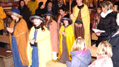 Bild: do
Mit der Aussendung der "königlichen Hohheiten" beginnt am Neujahrstag in der Pfarrei St. Laurentius die Sternsingeraktion 2024.