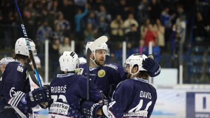 Archivbild: Tobias Neubert
29 Vereine, darunter die Blue Devils Weiden, haben die Bewerbungsunterlagen für die DEL2 eingereicht.