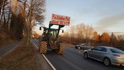 Archivbild: Benkhardt
Mit Traktoren werden am Mittwoch auch in Weiden und im Landkreis Neustadt zahlreiche Autobahnauffahrten blockiert.
