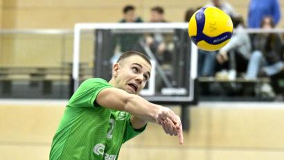 Bild: Hubert Ziegler
Lionel Schaller vom VC Amberg hochkonzentriert beim Bagger.
