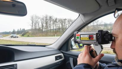 Symbolbild: Petra Hartl
Deutlich zu schnell unterwegs waren zwei Autofahrer, die die Polizei bei einer Geschwindigkeitskontrolle zwischen Waldsassen und Mitterteich stoppte.