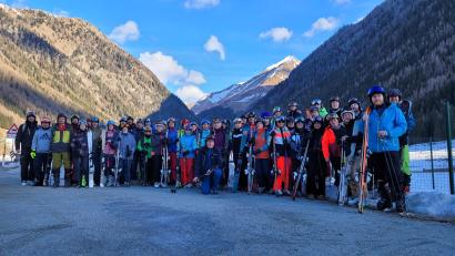 Bild: Neugirg/exb
Die Skigemeinschaft der DJK Neustadt/WN und des SV Wurz verbrachte zum neunten Mal drei Skitage in Südtirol.
