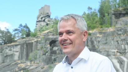 Archivbild: Gabi Schönberger
Erster Polizeihauptkommissar Thomas Meiler wird neuer Dienststellenleiter der Grenzpolizei Waidhaus. Der bisherige Stellvertretende Dienststellenleiter der PI Weiden ist auch als Bürgermeister seiner Heimatgemeinde Flossenbürg bekannt. Dieser Aufgabe wird er weiterhin nebenamtlich in seiner Freizeit erfüllen.