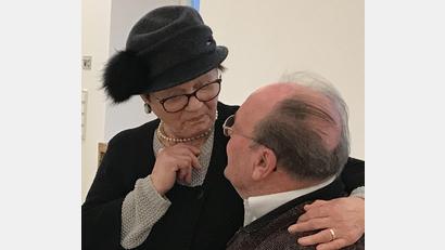 Bild: mma
Gretl und Heinz Mildner überlegen, was man machen könnte, wenn der Fernseher kaputt ist.