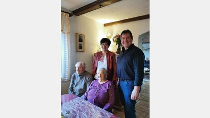 Bild: hzi
Martha Speckner mit Bruder Josef sowie Alexander Goller und Irmgard Bauer.