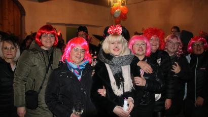 Bild: sne
Vorsitzende Susanne Schnabel (Zweite von links) und ihre Frauen-Union rockten den Weiberfasching.