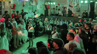 Bild: Kolpingsfamilie Kemnath/exb
Die Kolpingsfamilie Kemnath hatte zur Ü30-Faschingsparty ins Gesellenhaus eingeladen.
