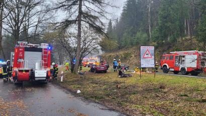 Bild: obe
Auf der Staatsstraße 2177 zwischen Kemnath und Neusorg ist es am Donnerstag zu einem Unfall mit zwei beteiligten Fahrzeugen gekommen.
