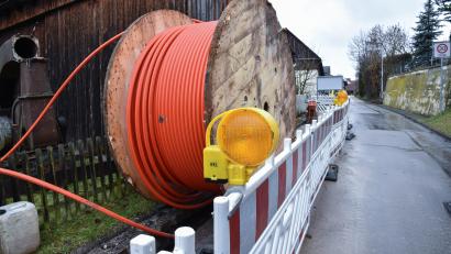 Archivbild: Stephan Huber
In der Gemeinde Poppenricht (hier Traßlberg) sind bereits 90 Prozent der Teranet-Glasfaserkabel verlegt, in Sulzbach-Rosenberg sind es erst höchstens 10. Ärgerlich für Kunden: Seit Oktober geht nichts voran.