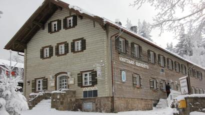 Bild: kro
Die Silberhütte soll zum "Ersten Europäischen Klima- und Naturverständniszentrum" werden. Details der Umsetzung wurden in einer Machbarkeitsstudie erarbeitet. Mit der Präsentation der Ergebnisse möchte Bürgermeister Alfred Stier aber noch warten.