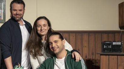 Bild: LTO/Daniel Werner
Regisseurin Alexandra Marinescu und ihre beiden Streithähne Matthias (Johannes Aichinger, links) und Erol (Berkay Çetin).