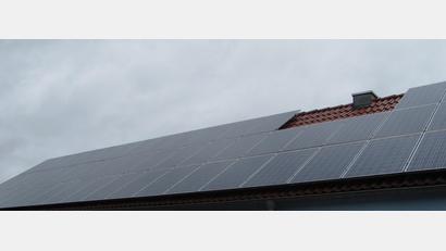 Bild: sei
Wie Marcus Fuchs, Geschäftsführer der Firma Heatbeat GmbH, ausführte, ist die Energieerzeugung mit Photovoltaikanlagen und auch Solarthermieanlagen i n Mantel schon sehr gut.