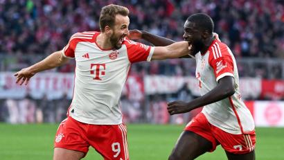 Bild: Sven Hoppe/dpa
Harry Kane und Dayot Upamecano von München jubeln über das Tor zum 2:0.