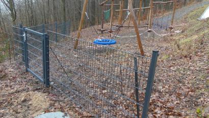 Bild: rn
Nun kommt doch Bewegung in die Sache. Der Schutzzaun um den Spielplatz an der Kulmterrasse soll in diesen Tagen montiert werden.