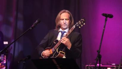 Archivbild: mfh
Gitarrenvirtuose Michael Dandorfer spielt am 22. März im Kaffeeladen in Sulzbach-Rosenberg.