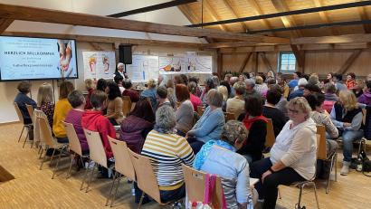 Bild: Uwe Rosner/exb
Großes Interesse fand ein Vortrag über Fußreflexzonenmassage im Schafferhof.