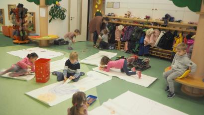 Bild: bl
Der Kindergarten St. Martin in Pfreimd ist den Kindesbeinen in 50 Jahren längst entwachsen. Auch wie Kinder spielen, ist heute etwas anders als vor einem halben Jahrhundert.