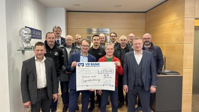 Bild: Thomas Retzer/exb
Insgesamt 72.172 Euro an Spenden verteilte die VR-Bank Amberg-Sulzbach an die Vertreter von Vereinen und sozialen Organisationen.