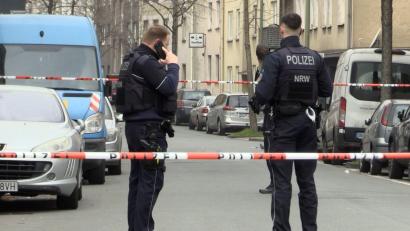 Bild: Justin Brosch/dpa
Der Tatort wurde von der Polizei abgesperrt.