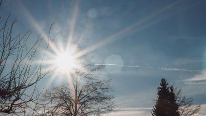 Bild: Susanne Forster
Unsere Haut kann mit Hilfe von UV-B-Strahlung der Sonne Vitamin D produzieren. Im Winter kann ein Mangel bestehen.
