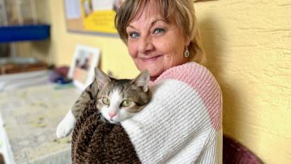 Bild: Gabi Schönberger 
Jutta Böhm freut sich auf das neue, moderne Tierheim in Weiden. Bis zum Herbst soll zumindest schon das Hundehaus stehen. Bis die Einrichtung ganz fertig ist, wird es wohl noch einige Zeit dauern.