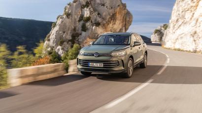 Bild: Volkswagen AG
Auf den ersten Blick fast wie der alte: Optisch haben die Designer den neuen Tiguan nur zaghaft weiterentwickelt.