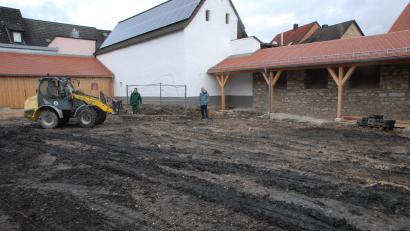 Bild: pop
Die Bauarbeiten im Hopfengarten in Schmidmühlen haben begonnen. Hier soll ein Bürgertreff entstehen.