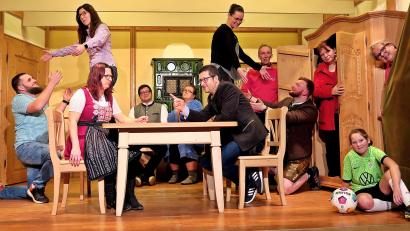Bild: R. Kreuzer
Die Theaterfreunde Letzau proben wieder. An fünf Terminen im April wird der Schwank aufgeführt.