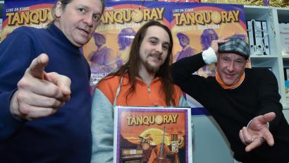 Bild: Stephan Huber
Sie sind Tanquoray (von links): Toby Mayerl, Dusty Hofbauer und Michl Deiml. Und sie haben ein neues Album gemacht: Soulicana.