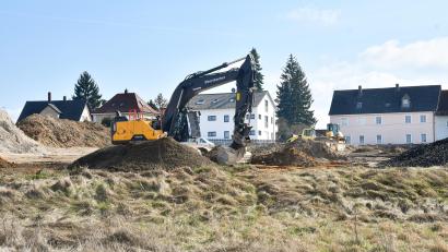 Bild: Petra Hartl
Auf dem Zinkl-Areal in Amberg sind Bagger im Einsatz.