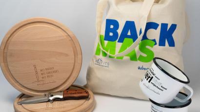 Bild: gld
Brotzeit-Brett, -Messer und Tasse im Set.